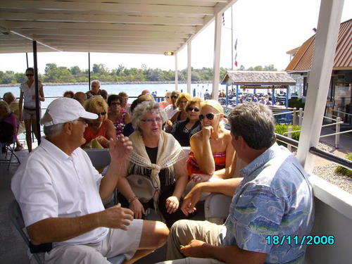 ./Gallery/2011 40th Anniv. Boat Ride/SANY0127.jpg